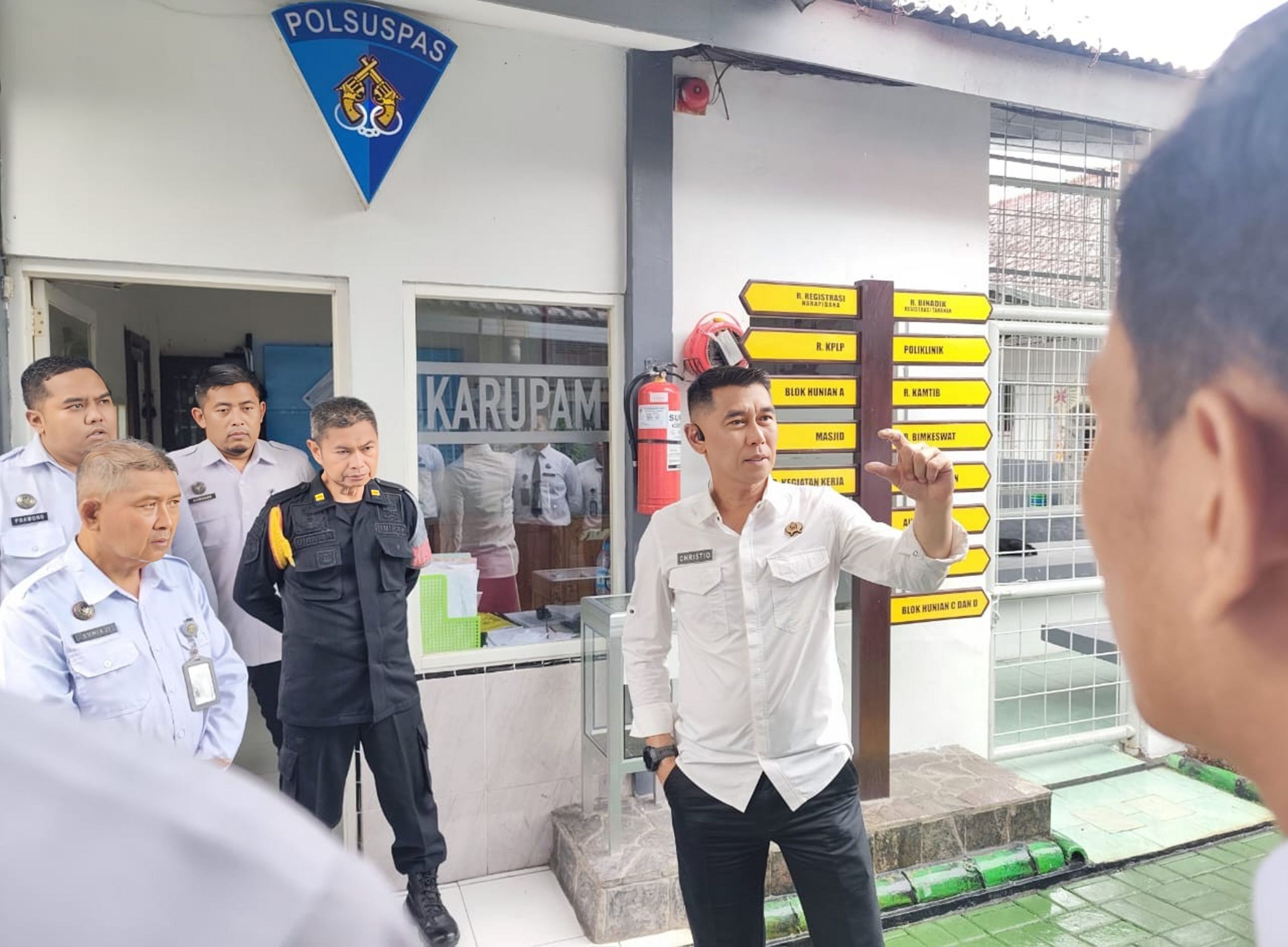 Perketat Pengamanan Jelang Nataru, Lapas Jember Razia Kamar Hunian