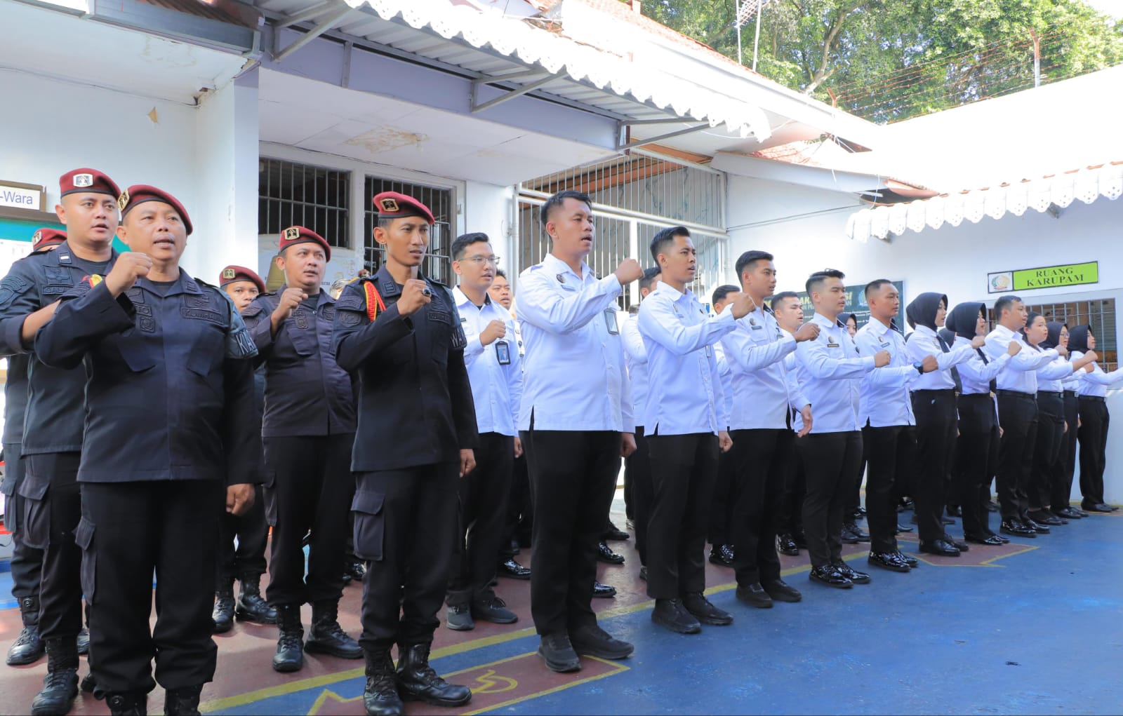 Tunjukkan Loyalitas dan Kesiapsiagaan, Seluruh Pegawai Lapas Blitar Ikuti Apel Siaga Nataru