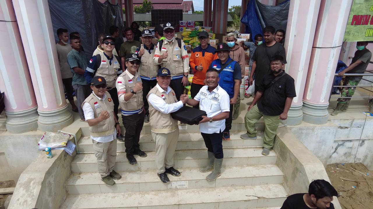 DLU Holding Bersama Bambang Haryo Kirim Starlink dan Genset, Perkuat Layanan Darurat di Aceh Tamiang