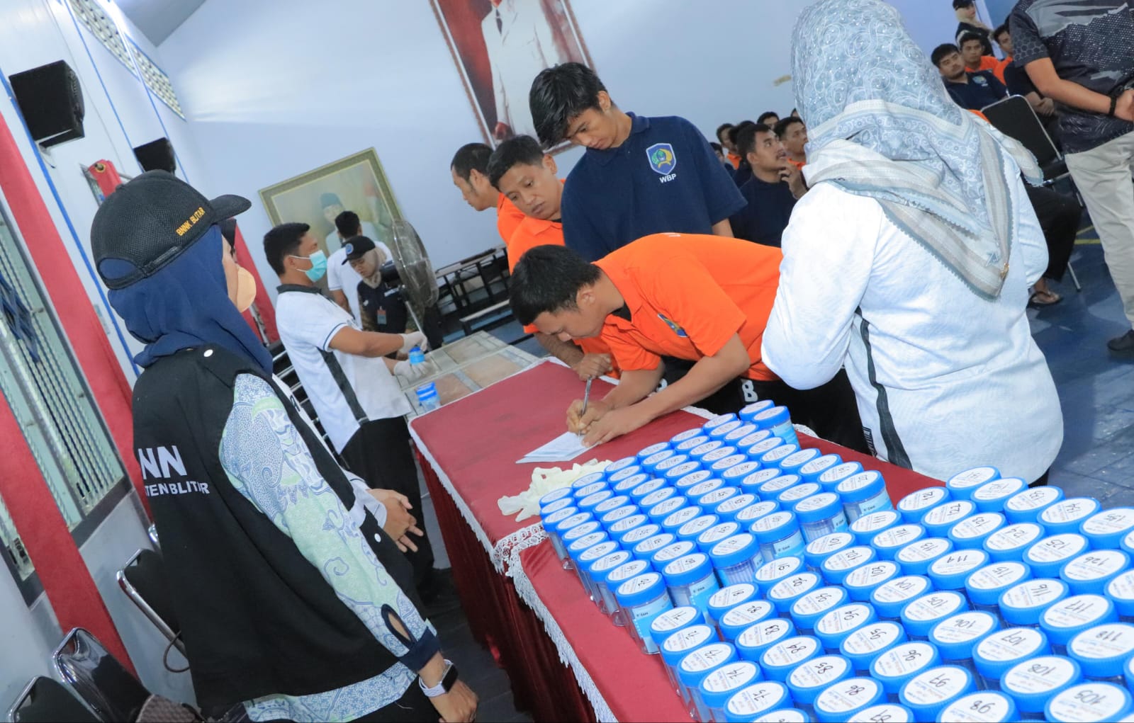 Lapas Kelas IIB Blitar Gandeng BNN Gelar Tes Urine Masif bagi Pegawai dan Warga Binaan