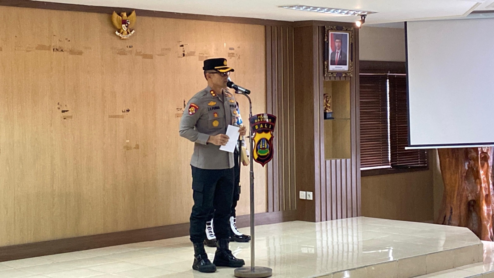 Kapolres Badung Tekankan 8 Touch Point Polri Saat Apel Pagi