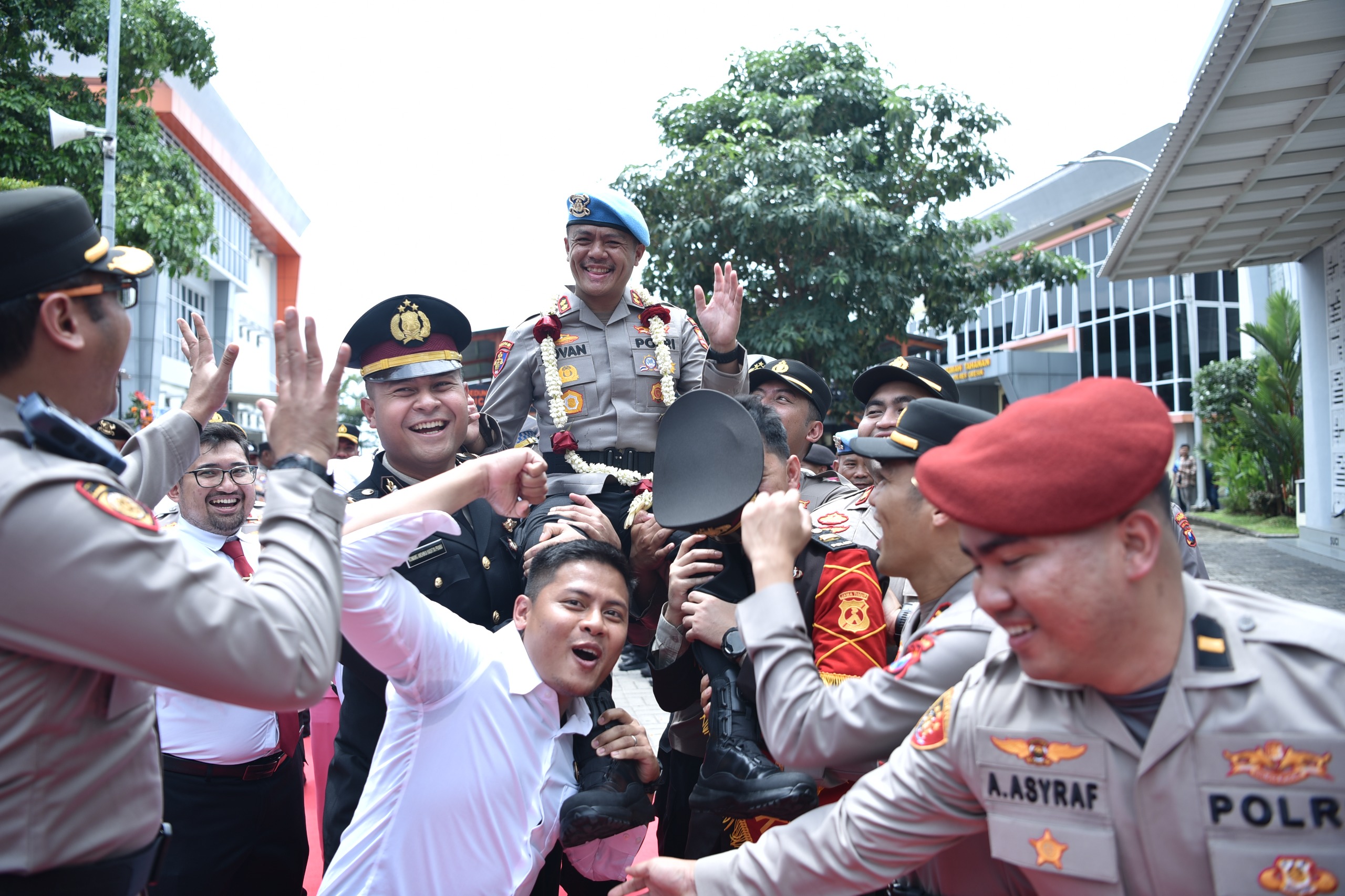 Tradisi Pisah Sambut Kapolres Gresik, AKBP Rovan Berpamitan, AKBP Ramadhan Siap Lanjutkan Pengabdian