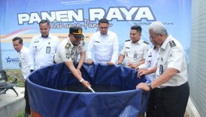 Rutan Surabaya Panen 80 Kilogram Lele dalam Panen Raya Pemasyarakatan 2025