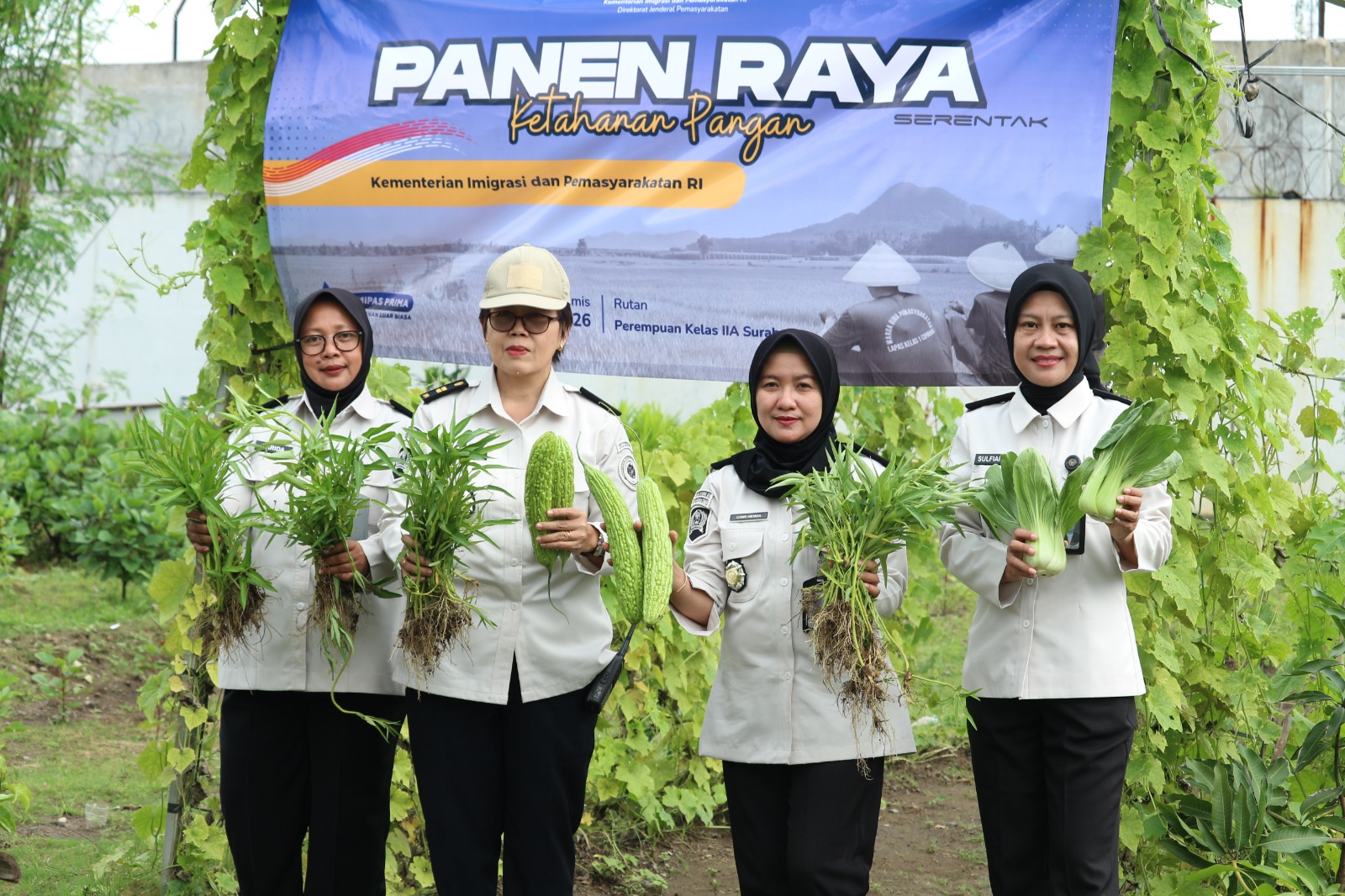 Wujudkan Ketahanan Pangan, Rutan Perempuan Surabaya Gelar Panen Raya Sayuran