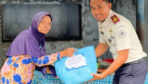 Pemasyarakatan Hadir untuk Masyarakat, Rutan Magetan Salurkan Bansos