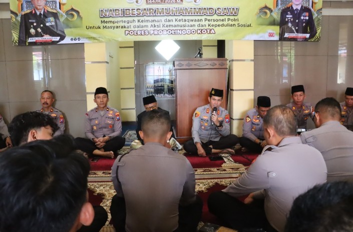 Gelar Binrohtal Peringati Isra Mi’raj, Kapolres Probolinggo Kota Tekankan Penguatan Moral Personel