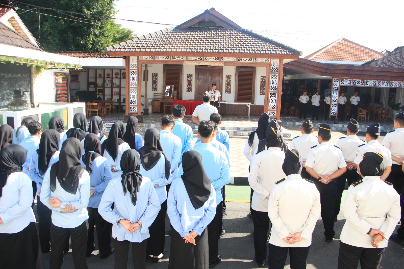 Bahas Laporan dan Evaluasi Tiap Bidang, Kalapas Kelas I Madiun Pimpin Rapat Dinas Bersama Pejabat Struktural