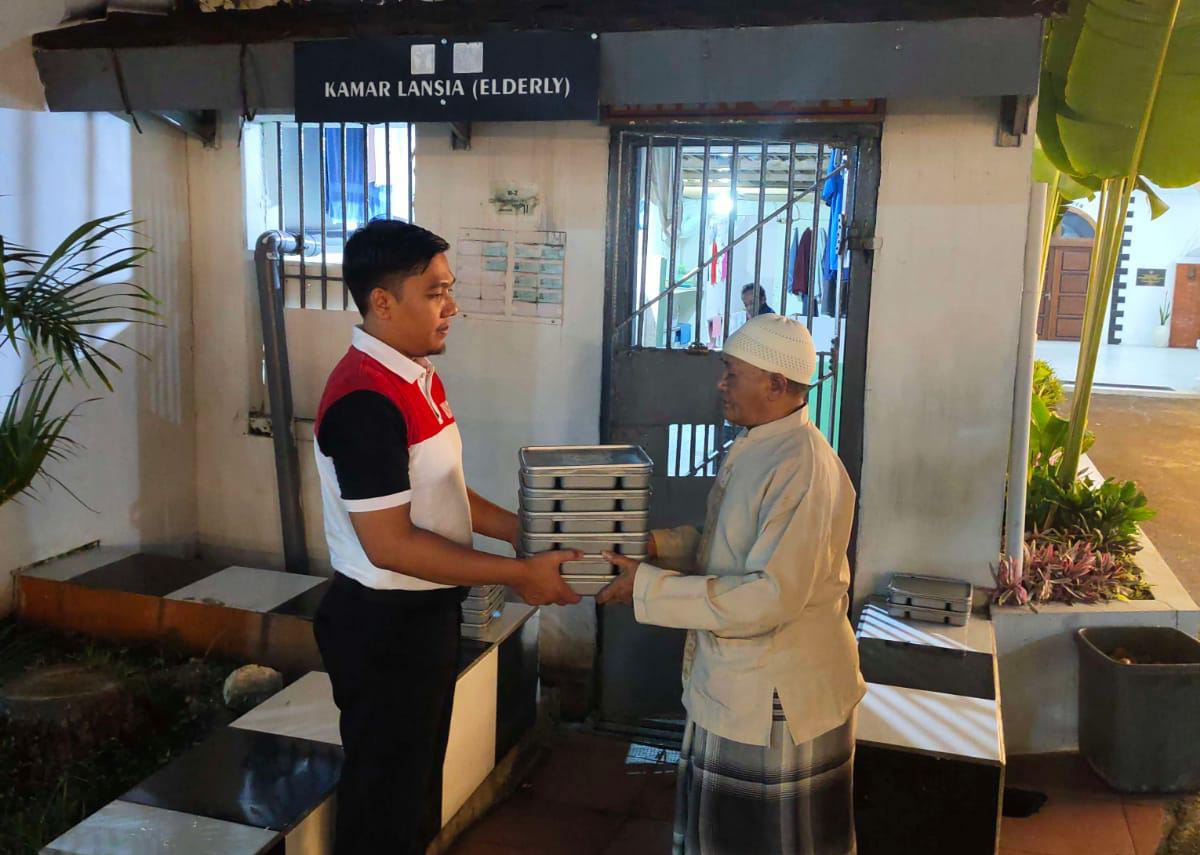 Pastikan Hak Terpenuhi, Lapas I Madiun Distribusikan Makan Sahur kepada Warga Binaan
