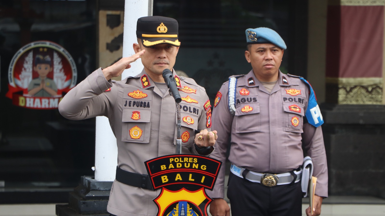 Apresiasi Untuk Pengabdian, Kapolres Badung Beri Penghargaan Kepada Anggota Berprestasi