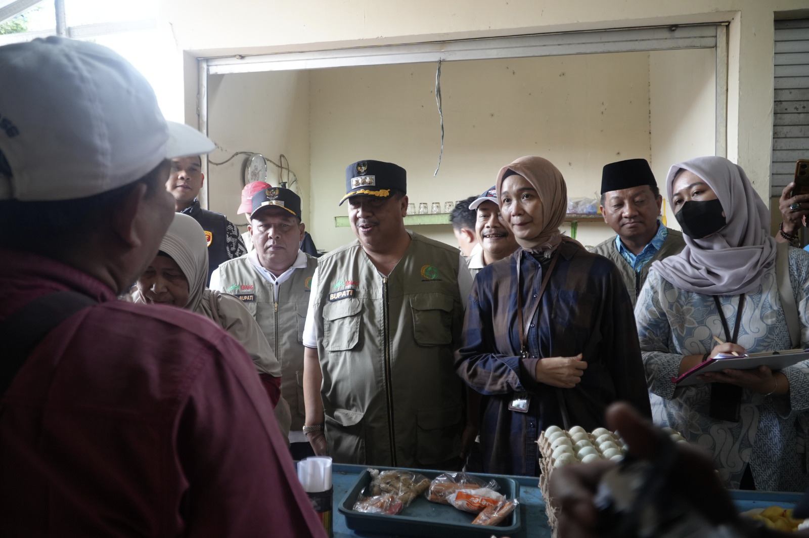 Jelang Ramadan Bapanas dan Pemkab Jombang Sidak Pasar Pon, Pastikan Stok Dan Harga Kebutuhan Pokok Aman