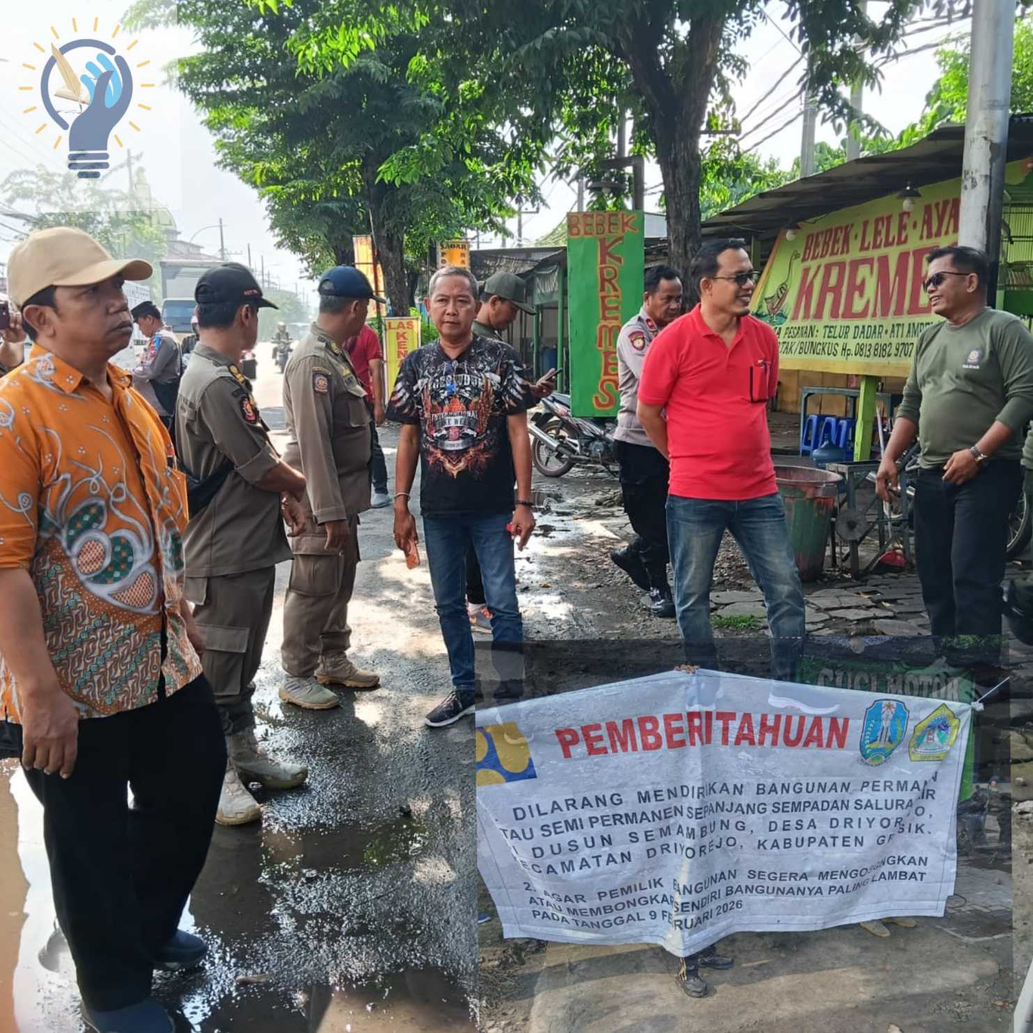 Pemdes bersama Forkopimcam Pasang Banner Peringatan, Pembongkaran Bangli di Jalan Raya Driyorejo Dijadwalkan