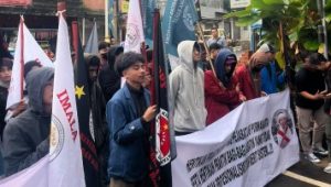 LSM Datangi Kediaman Dedi Mulyadi, Soroti Dugaan Proyek Bermasalah di Pemprov Jabar