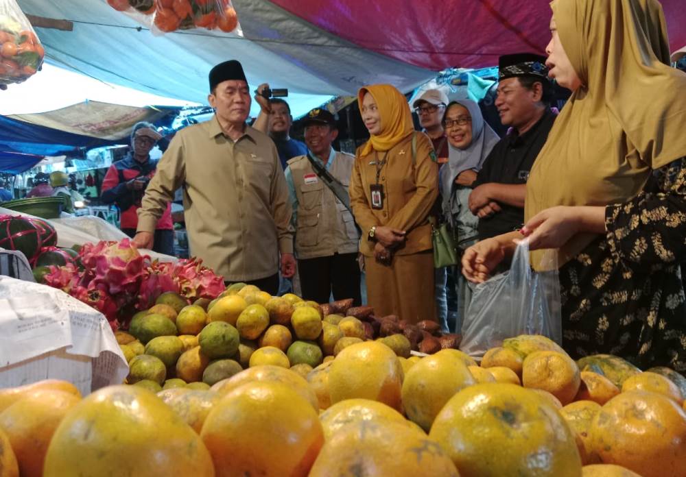 Tinjau Pasar Krian, Bambang Haryo Tekankan Penguatan Infrastruktur dan Pengendalian Harga