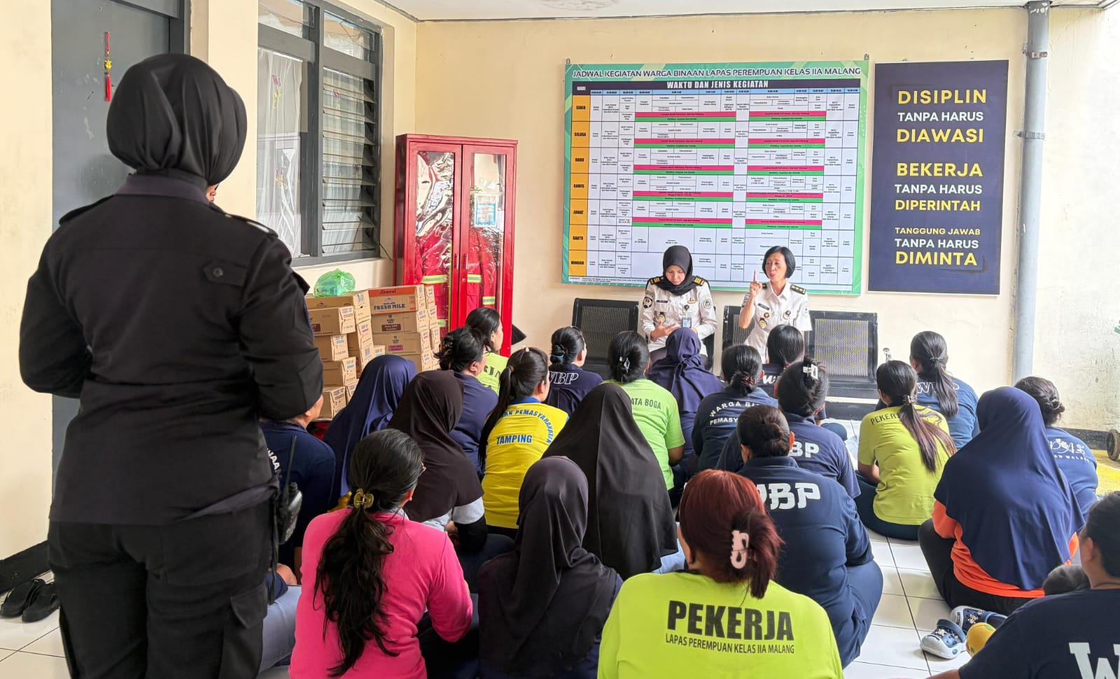 Pengarahan Ka KPLP dan Kasi Adm Kamtib Terkait Pelaksanaan Layanan Kunjungan Hari Raya Idul Fitri bagi Warga Binaan