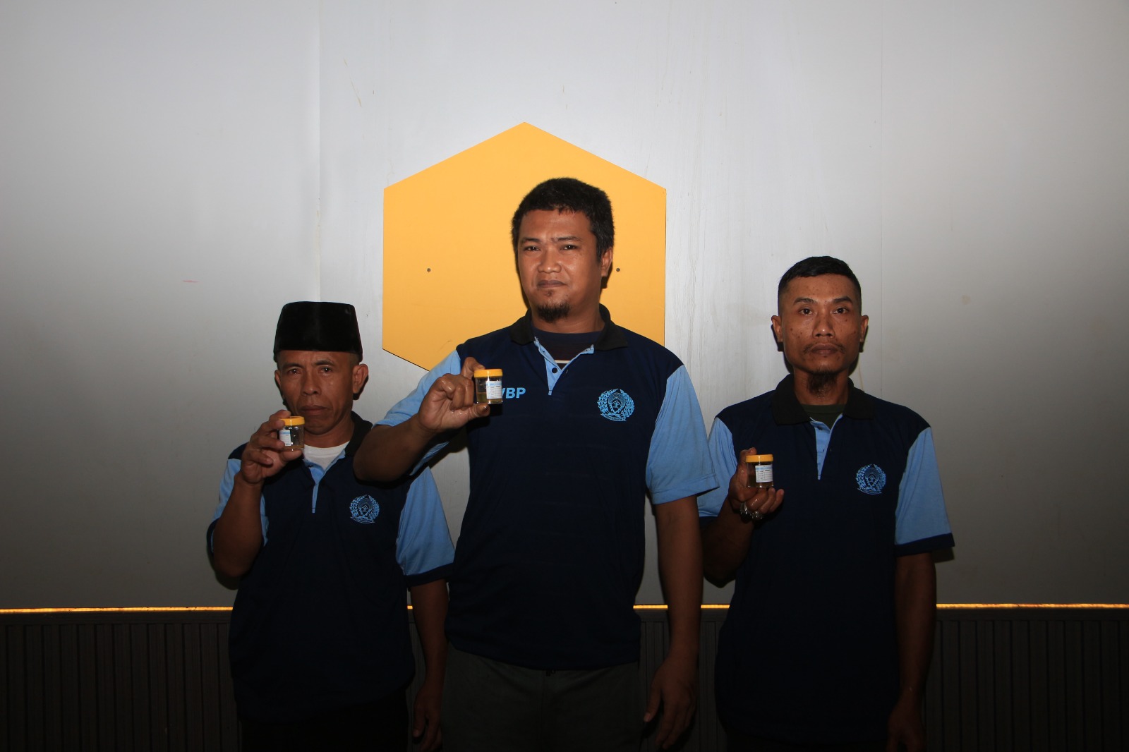 Cegah Peredaran Gelap Narkotika, Lapas I Madiun Periksa Urine Warga Binaan Secara Acak