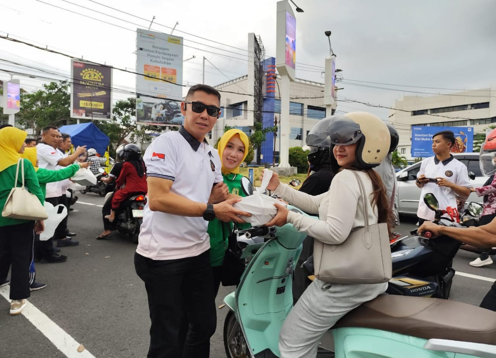 Berbagi Berkah di Bulan Ramadhan, Lapas Jember Bagikan Ratusan Nasi Kotak