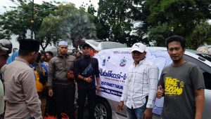Wujud Syukur, Media Publikasiterkini.com Bagikan Takjil Gratis di Kawasan Jembatan Merah Surabaya