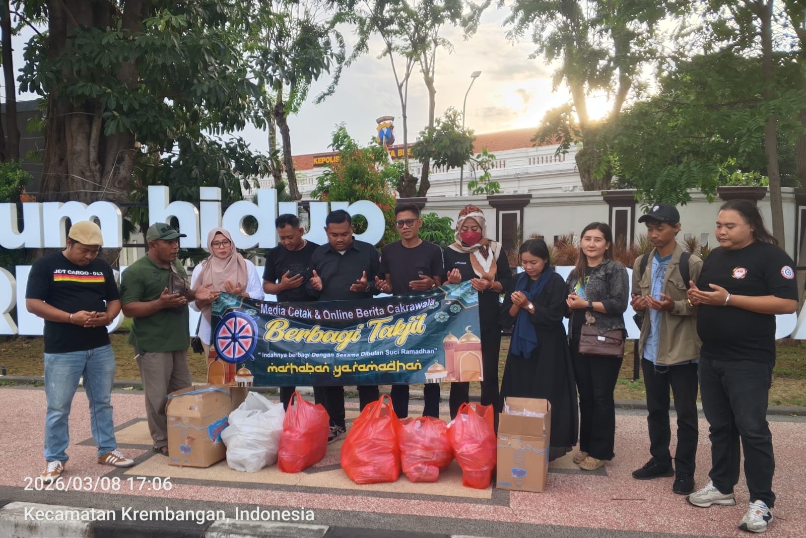 Terus Berbuat Baik, Media Berita Cakrawala Gelar Bagi Takjil dan Berbuka Bersama 