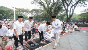 Sampah Bandung Tembus 1.800 Ton per Hari, Farhan Ajak Warga Ubah Kebiasaan Saat Lebaran