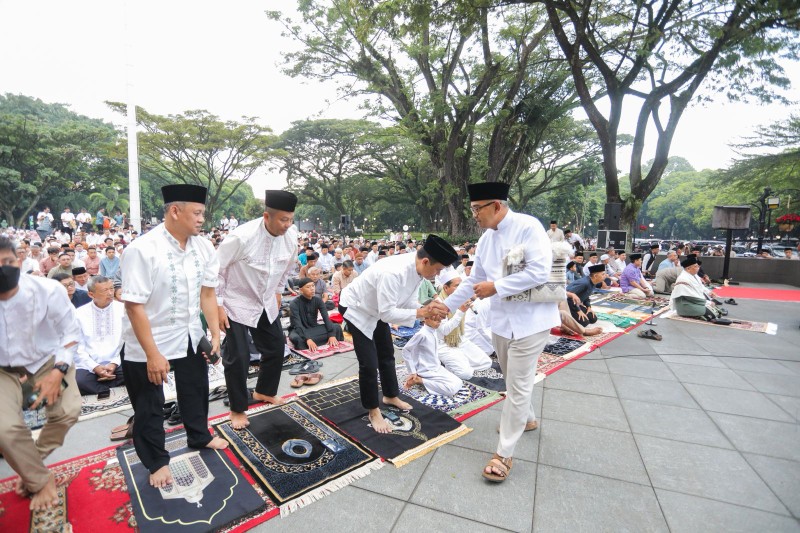 Sampah Bandung Tembus 1.800 Ton per Hari, Farhan Ajak Warga Ubah Kebiasaan Saat Lebaran
