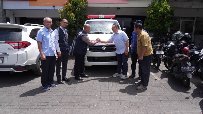 BRI Salurkan Ambulans untuk Warga Bandung, Akses Layanan Medis Makin Cepat