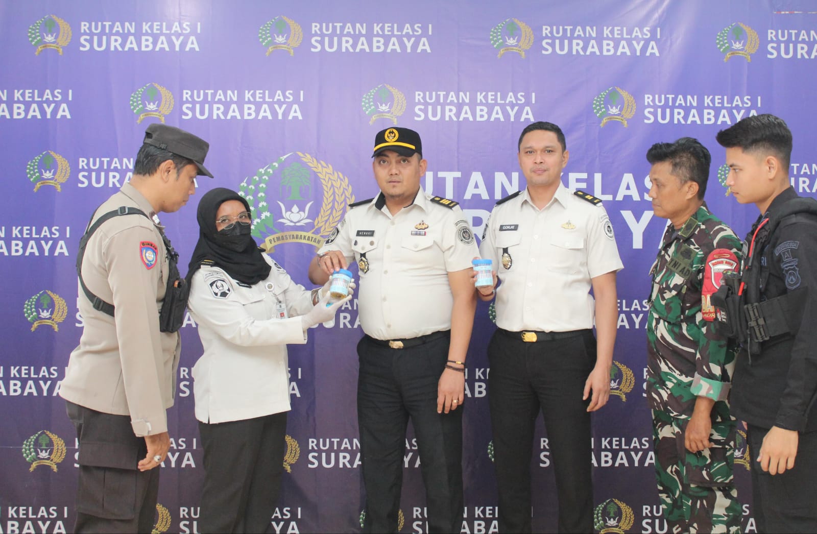 Dalam Rangka Hari Bhakti Pemasyarakatan ke-62, Rutan Surabaya Laksanakan Razia, Perkuat Komitmen Zero Halinar