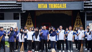 Gotong Royong, Rutan Trenggalek Gelar Aksi Bersih Lingkungan Sambut HBP ke-62