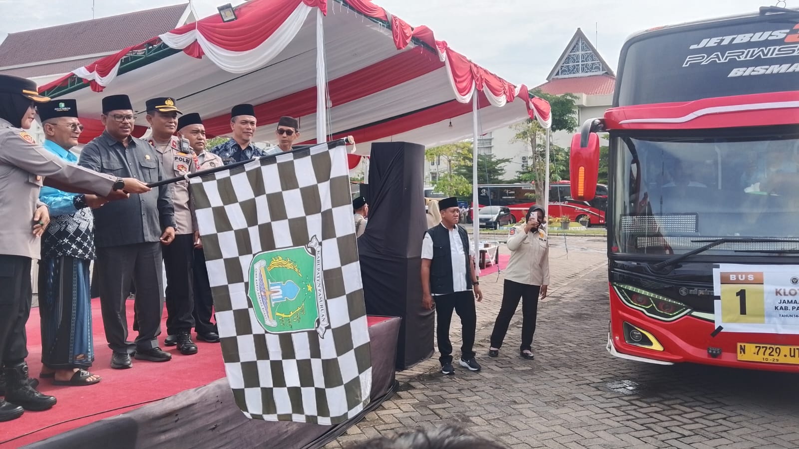 1.634 Calon Jama’ah Haji Pasuruan di Berangkatkan, Wakil Bupati Ikut Dampingi di Tanah Suci