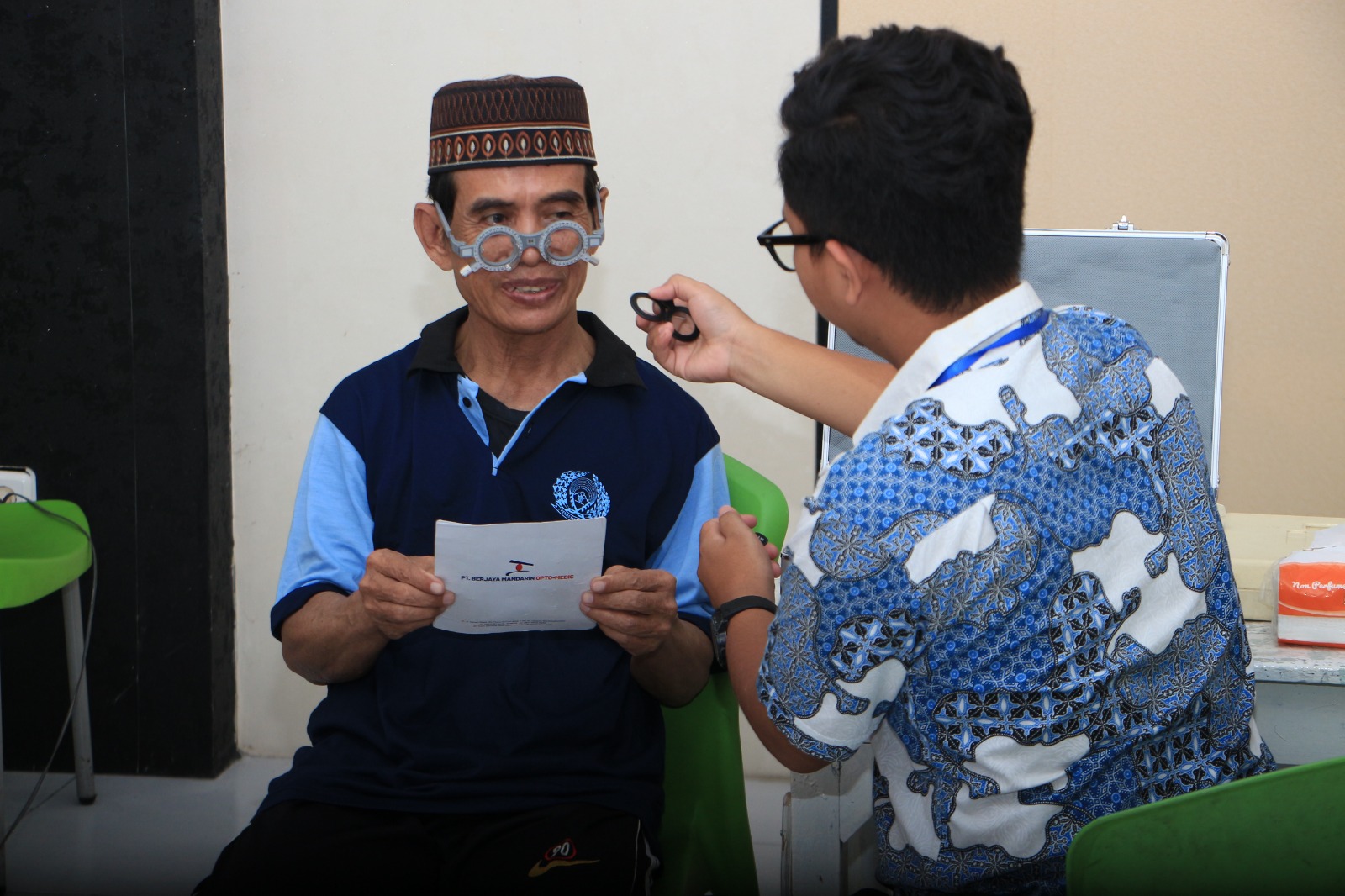 Peduli Kesehatan Penglihatan, Lapas I Madiun Bersama My Optik Adakan Pemeriksaan Mata Warga Binaan