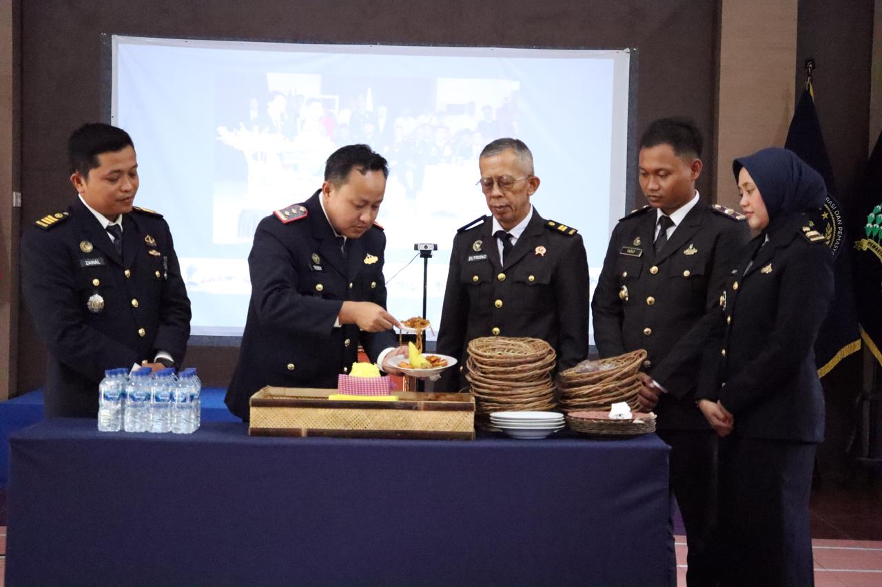 Tasyakuran HBP ke-62, Rutan Trenggalek Gelar Potong Tumpeng dan Ikuti Zoom Terpusat