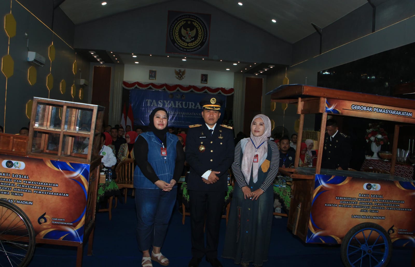 Wujud Kepedulian di HBP ke-62, Lapas I Madiun Salurkan Bantuan Gerobak Usaha Kepada Keluarga Warga Binaan