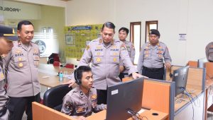 Tingkatkan Kualitas Pelayanan, Kapolres Bondowoso Lakukan Monitoring dan Mystery Shopper