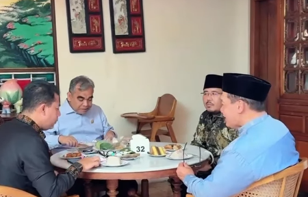 BHS Dampingi Kunjungan Ketua MPR-RI di Kuliner Legendaris Surabaya