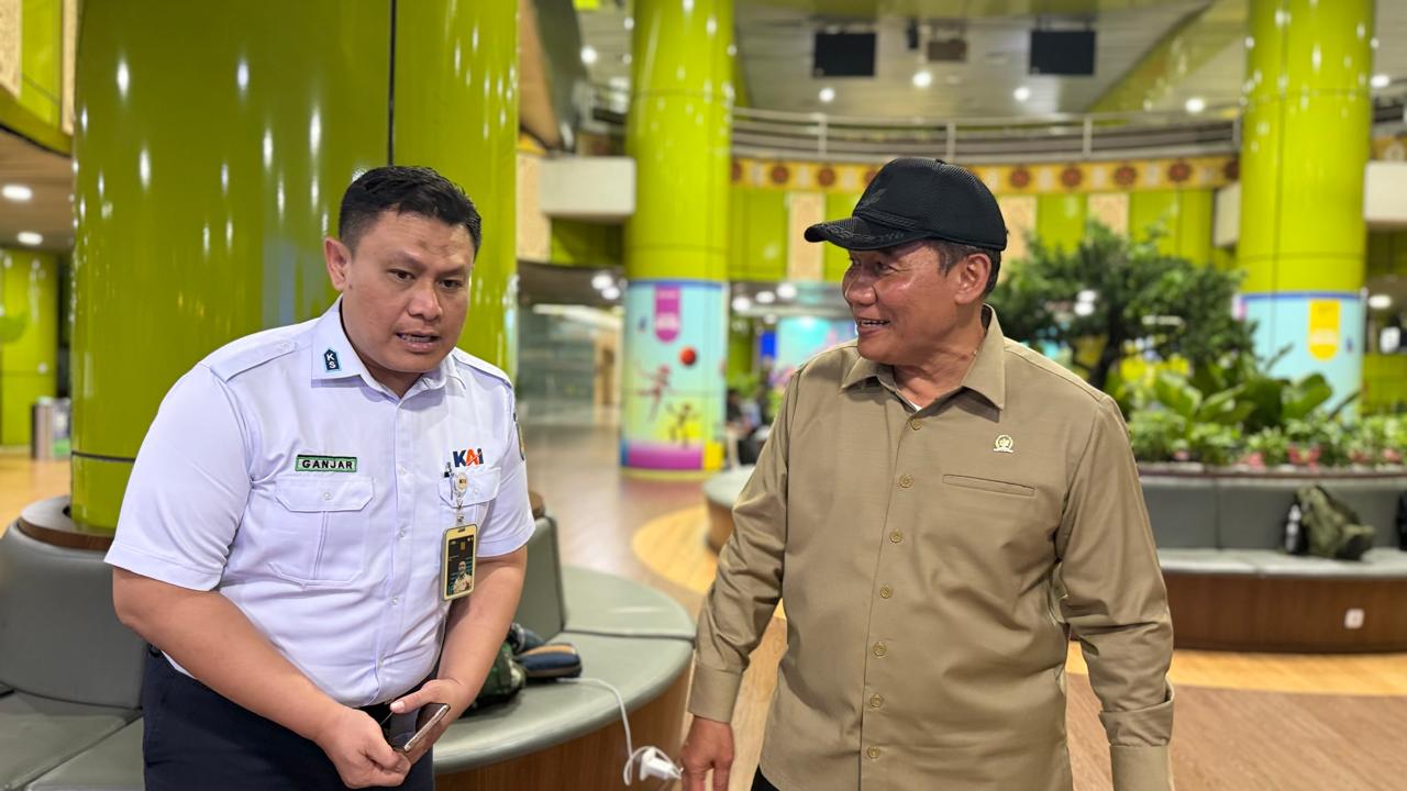 Bambang Haryo Dorong Peralihan Logistik ke Kereta Api, Kurangi Beban Jalan Raya