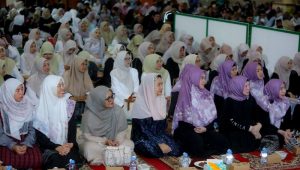 Safari Ramadan Pemkot Bandung Tuntas, Farhan Ajak Warga Sambut Idulfitri dengan Berbagi