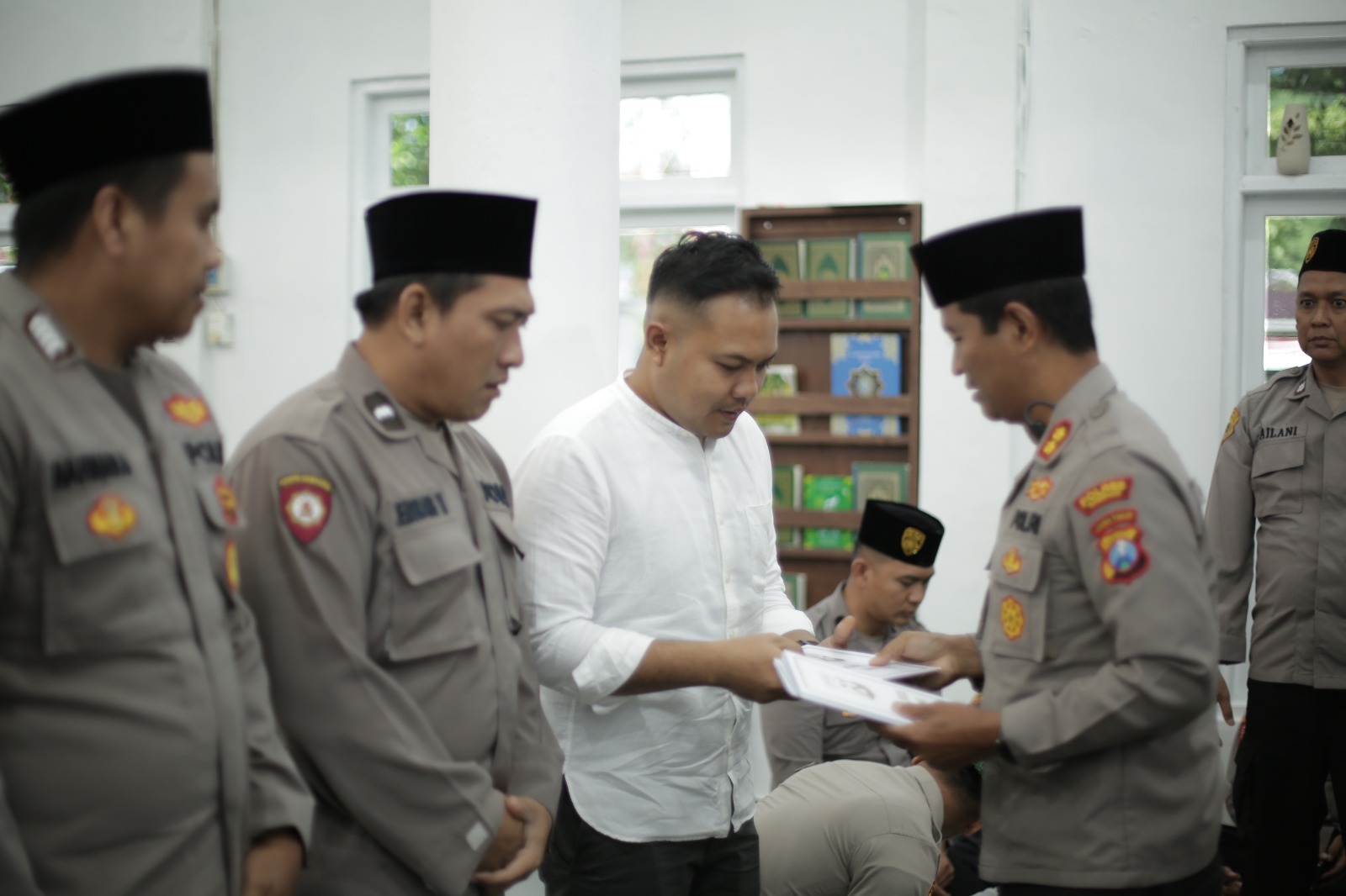 Polres Sampang Gelar Doa Bersama Lepas 5 Personel Calon Jamaah Haji Menuju Tanah Suci