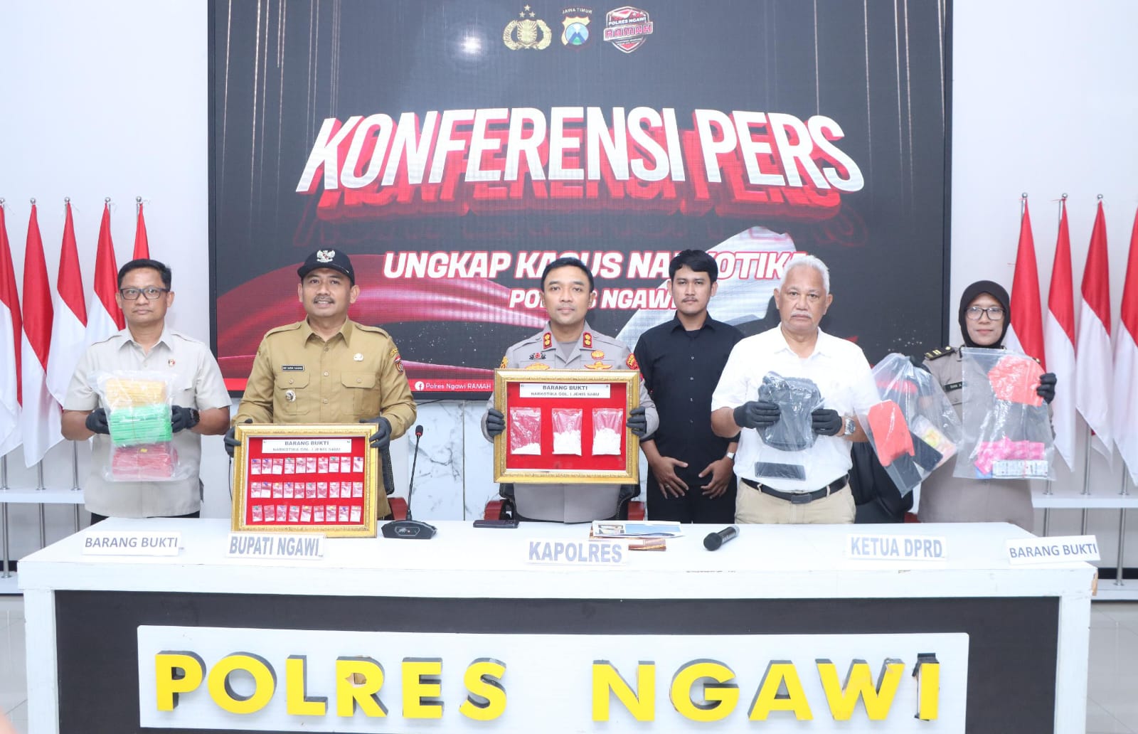 Polres Ngawi Amankan 2 Tersangka Pengedar Narkoba 223,842 gram Sabu Disita