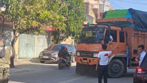Diduga Jadi Lokasi Penampungan Rokok Ilegal, Rumah di Cerme Digerebek Bea Cukai dan Satpol PP