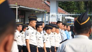 Tekankan Profesionalisme, Kalapas Kelas I Madiun Ajak Pegawai Tingkatkan Kinerja dan Disiplin