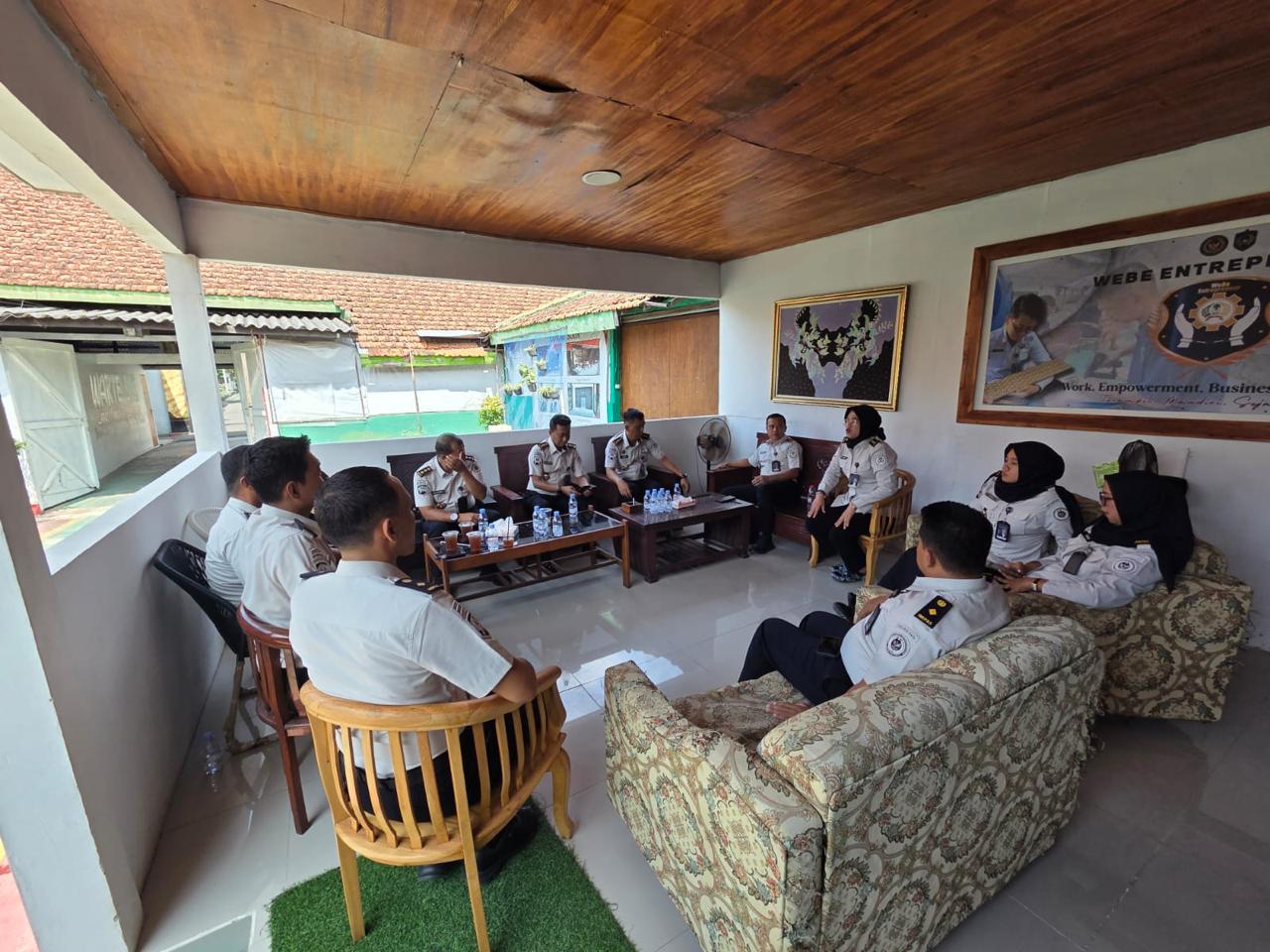 Dorong Optimalisasi Program Pengawasan, Lapas Kelas I Madiun Gelar Rapat Dinas Bahas Program Pengawasan dan Pembinaan