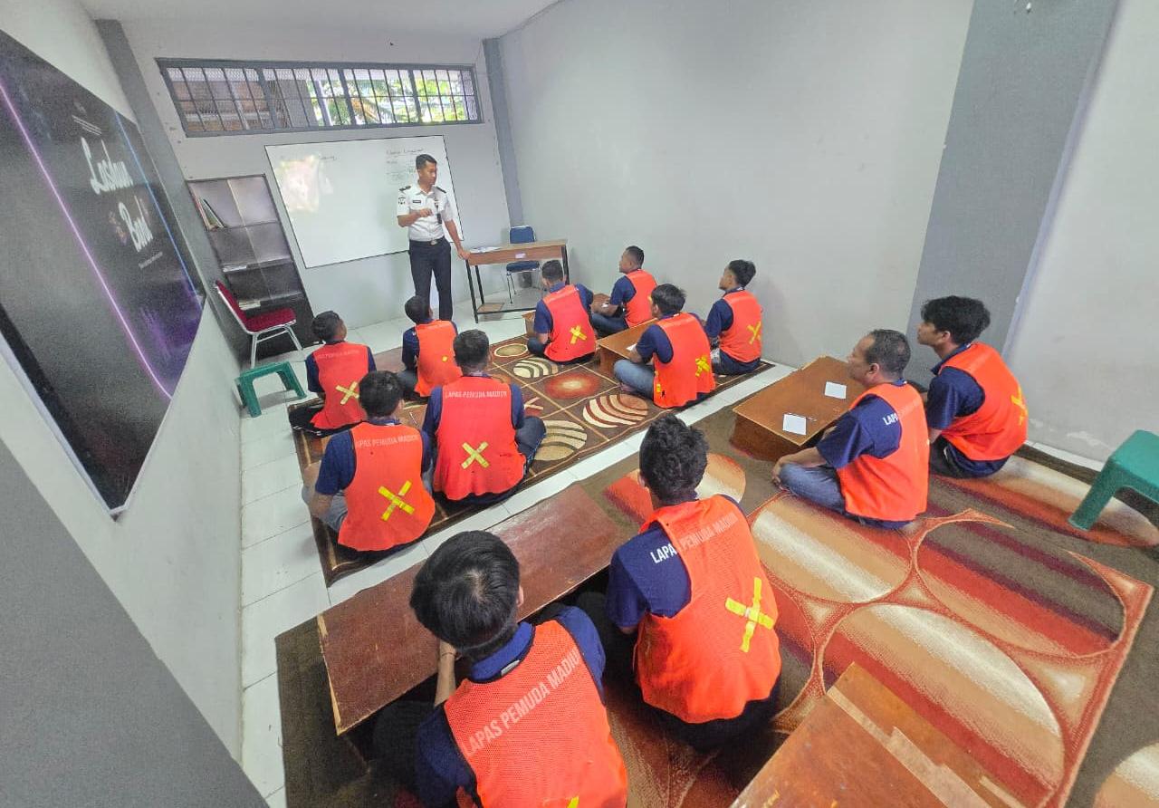 Warga Binaan Lapas Pemuda Madiun Ikuti Pendidikan Paket C