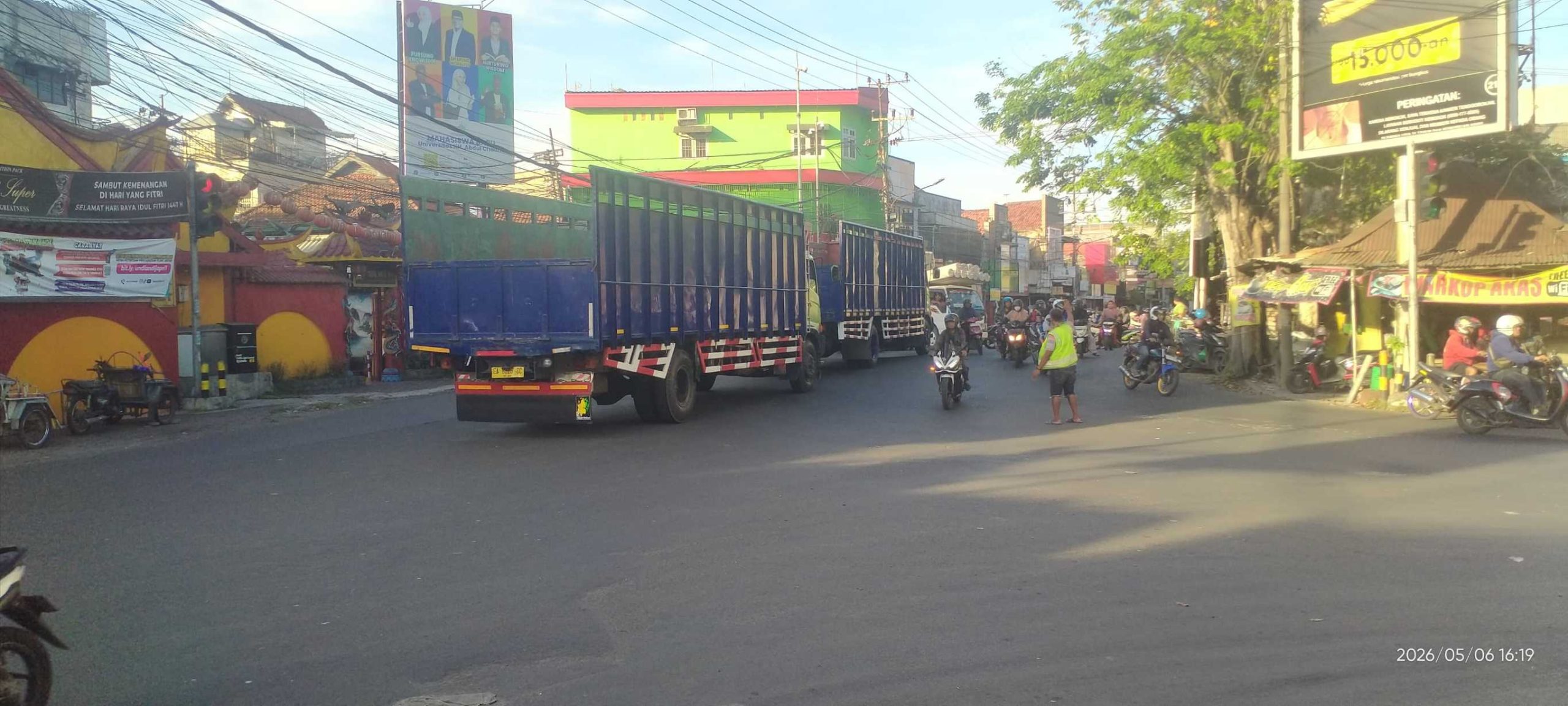 Truk Besar Masih Nekat Melintas, Ketua Jawara Krian Soroti Simpang 5 Krian
