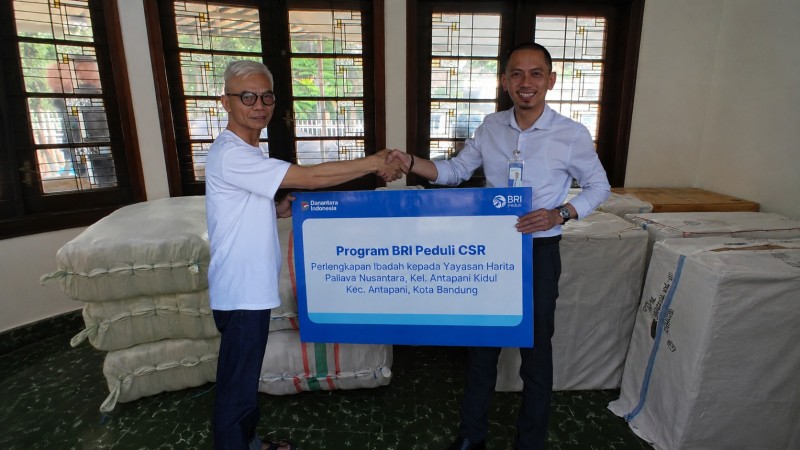 BRI Peduli Salurkan Perlengkapan Ibadah Rp200 Juta untuk Warga Antapani