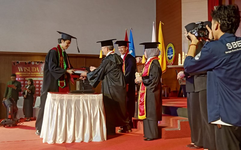 391 Lulusan USB YPKP Bandung Diwisuda, Alumni Diminta Berani Jawab Tantangan Global
