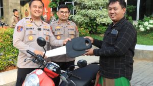 Polres Gresik Kembalikan 3 Motor Korban Curanmor dan Begal Tanpa Biaya