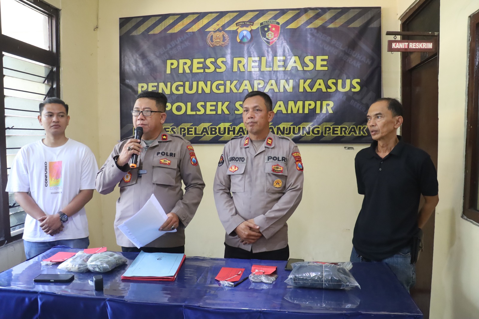Polres Pelabuhan Tanjung Perak Amankan Tersangka Pencuri Komponen Panel TL di Surabaya