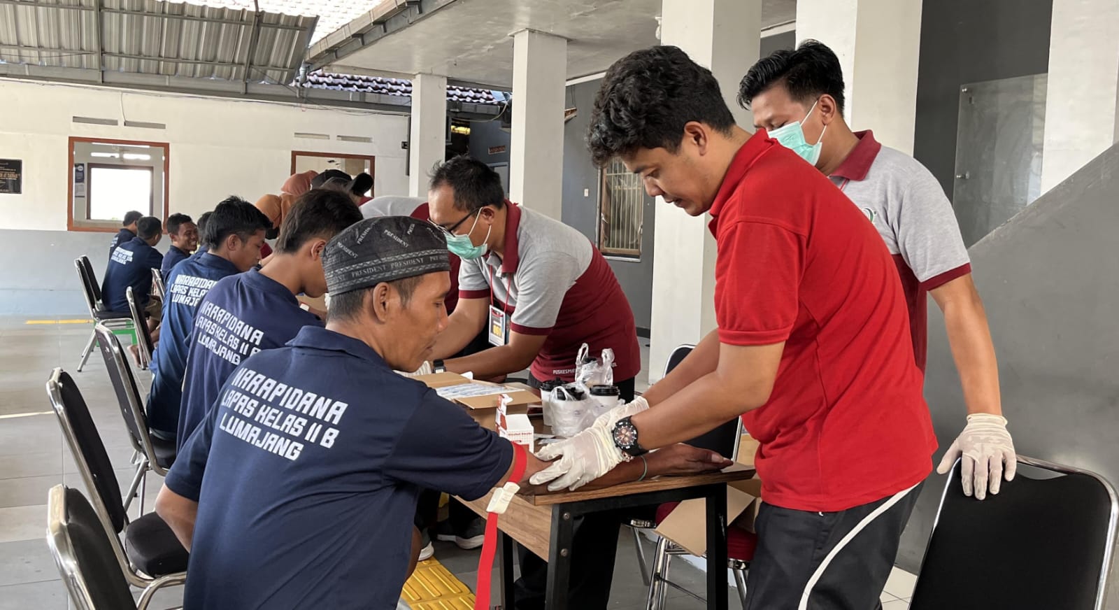 Tahap II Pemeriksaan Kesehatan, 280 Warga Binaan Lapas Kelas IIB Lumajang Jalani Tes Darah