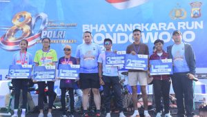 Ribuan Peserta Meriahkan Bhayangkara Run 5K Polres Bondowoso di HUT Bhayangkara ke-80