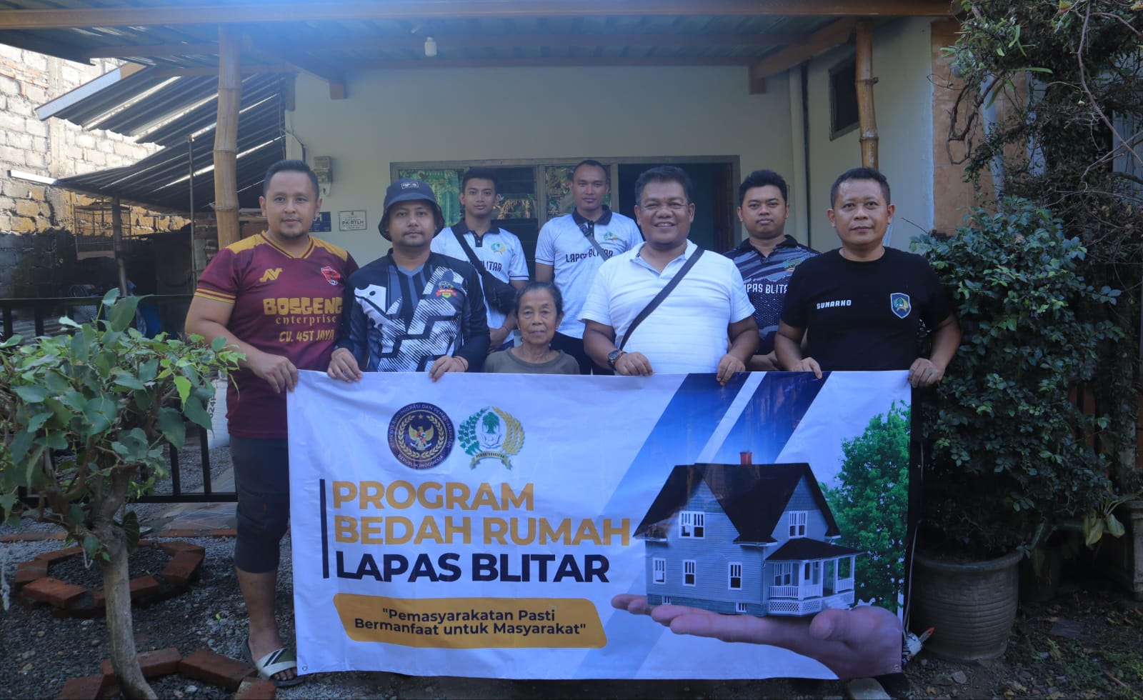 Pemasyarakatan Peduli, Lapas Blitar Renovasi Rumah Warga Kurang Mampu