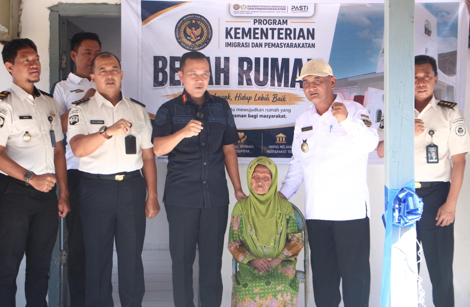Wujud Kepedulian Sosial, Lapas Kelas I Madiun Realisasikan Program Bedah Rumah Untuk Warga Membutuhkan